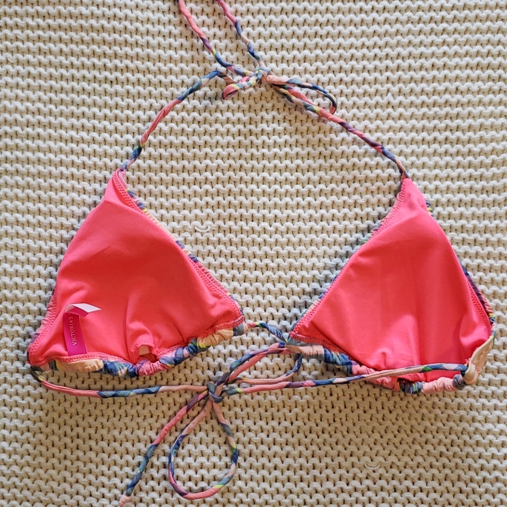 VS String Bikini - Picture 2 of 3